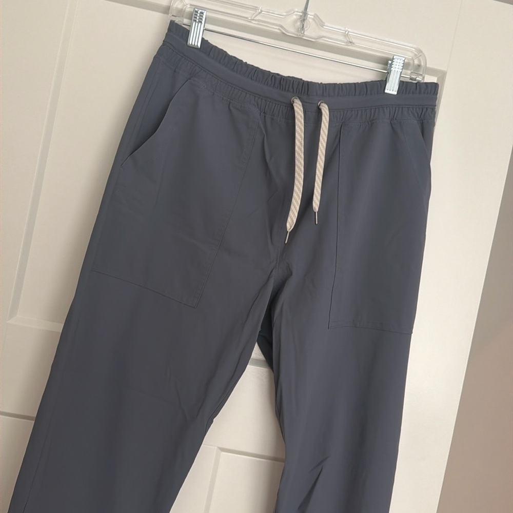 Vuori women’s pants sz L
